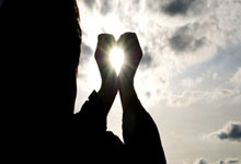 上海申鑫主场击败申花，保级压力稍减